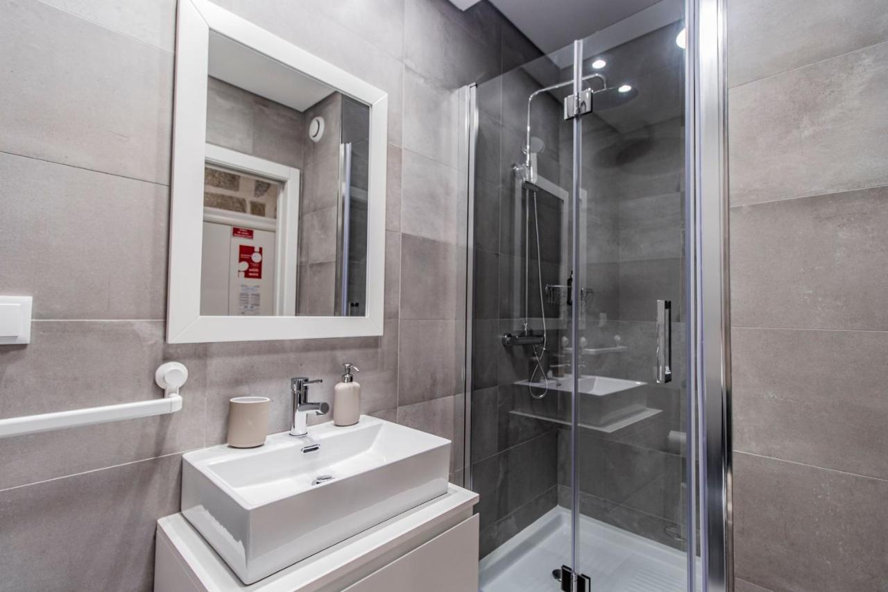 Sweet Studio Apartment W/ Big Balcony By Lovelystay Porto Kültér fotó